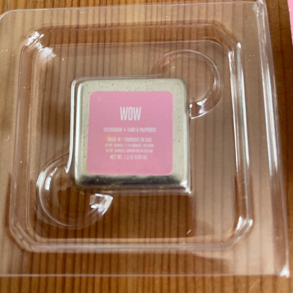 Jeffree Star Wow single eye shadow NWT - Picture 4 of 4